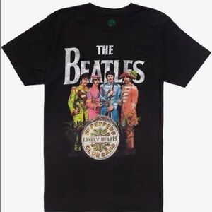 Hot Topic The Beatles Sgt. Pepper's Lonely Hearts Club Band Portrait Unisex Med.